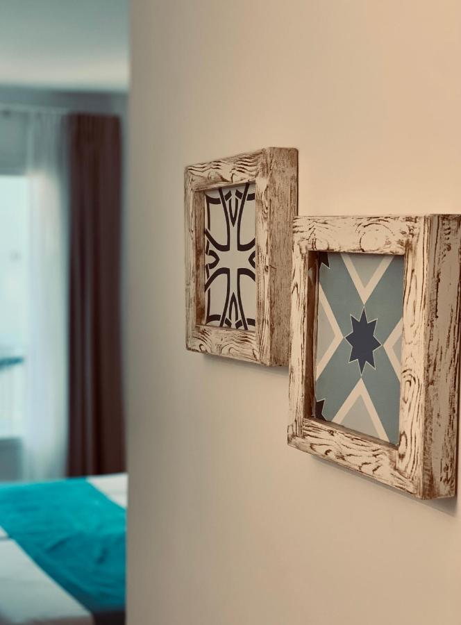 Hostal Hpc Porto Colom Bagian luar foto