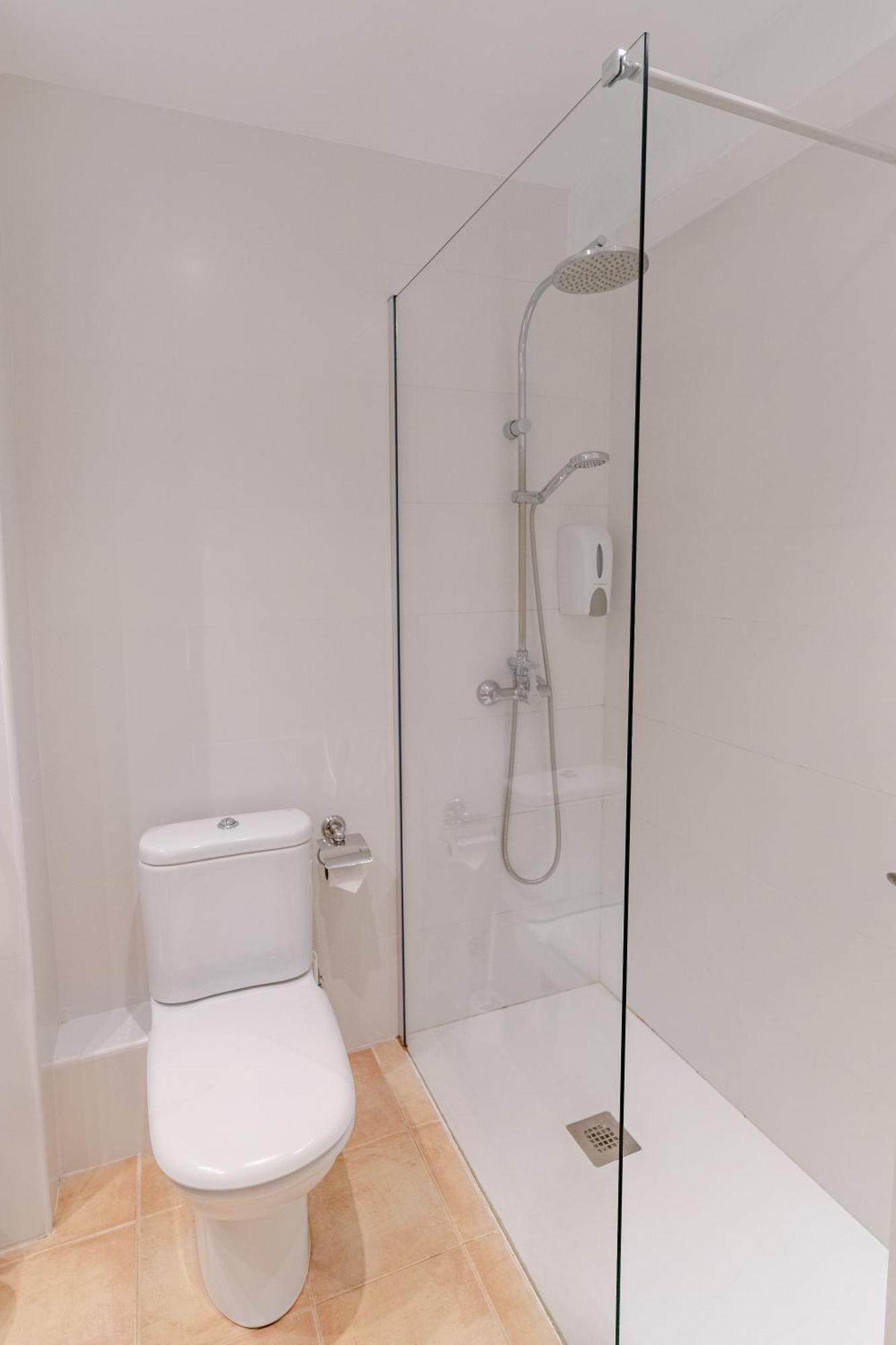 Hostal Hpc Porto Colom Bagian luar foto